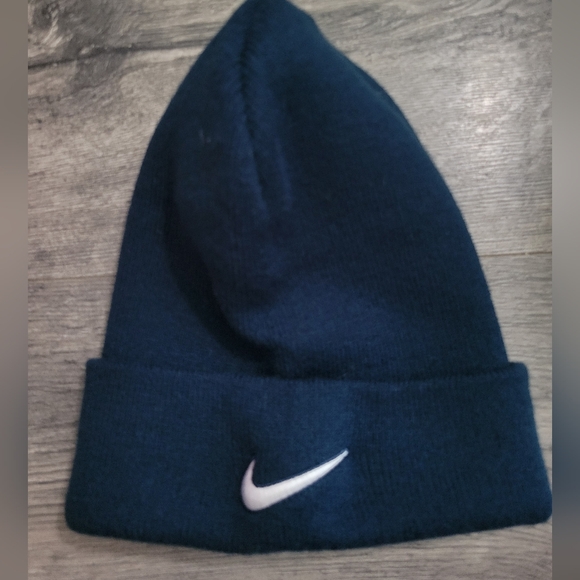 Nike Knit Hat Beanie Cap Nike Swoosh Logo and Embroidered Liberty - Picture 1 of 3